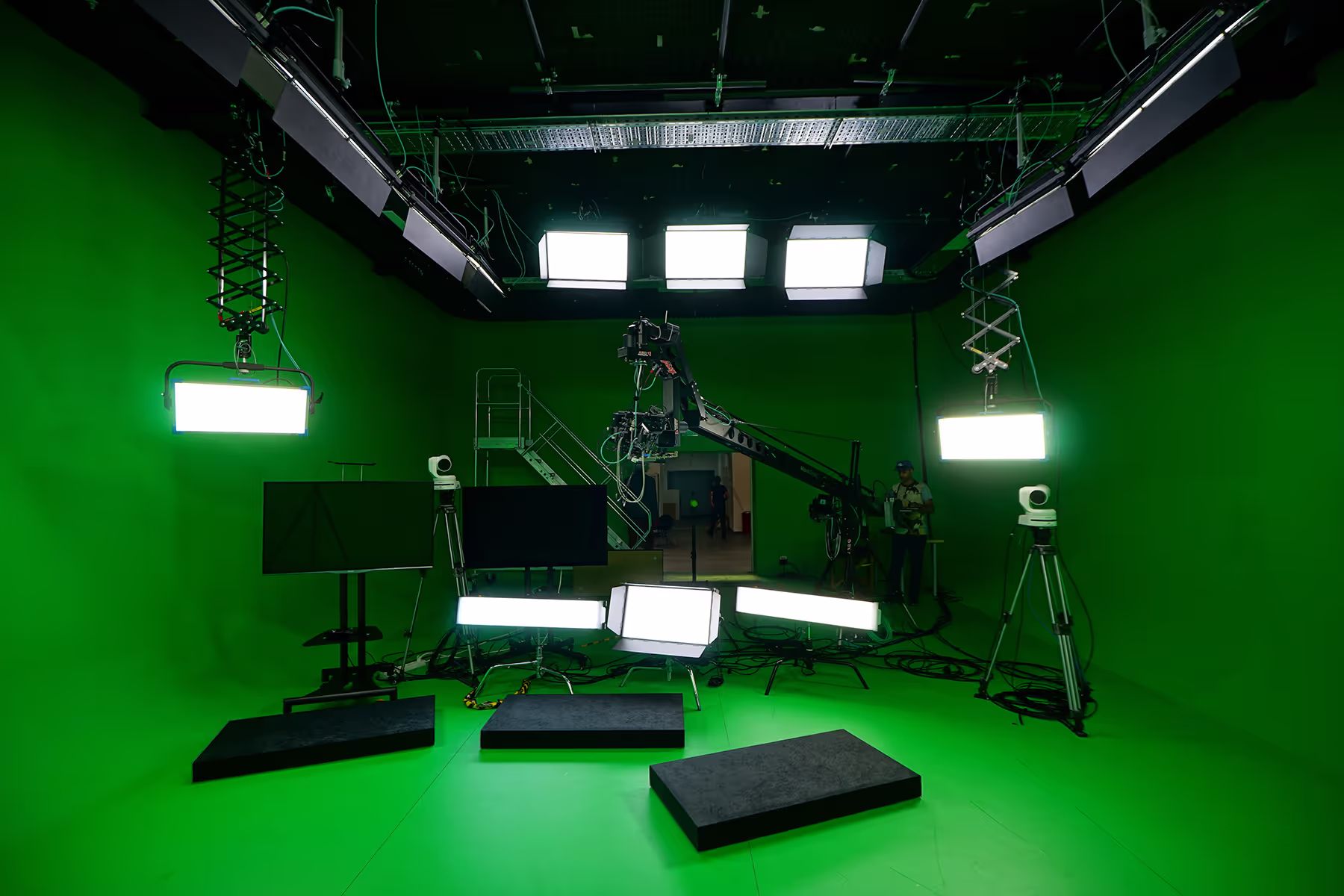 Studiolampen in de videostudio van 27 On The Road