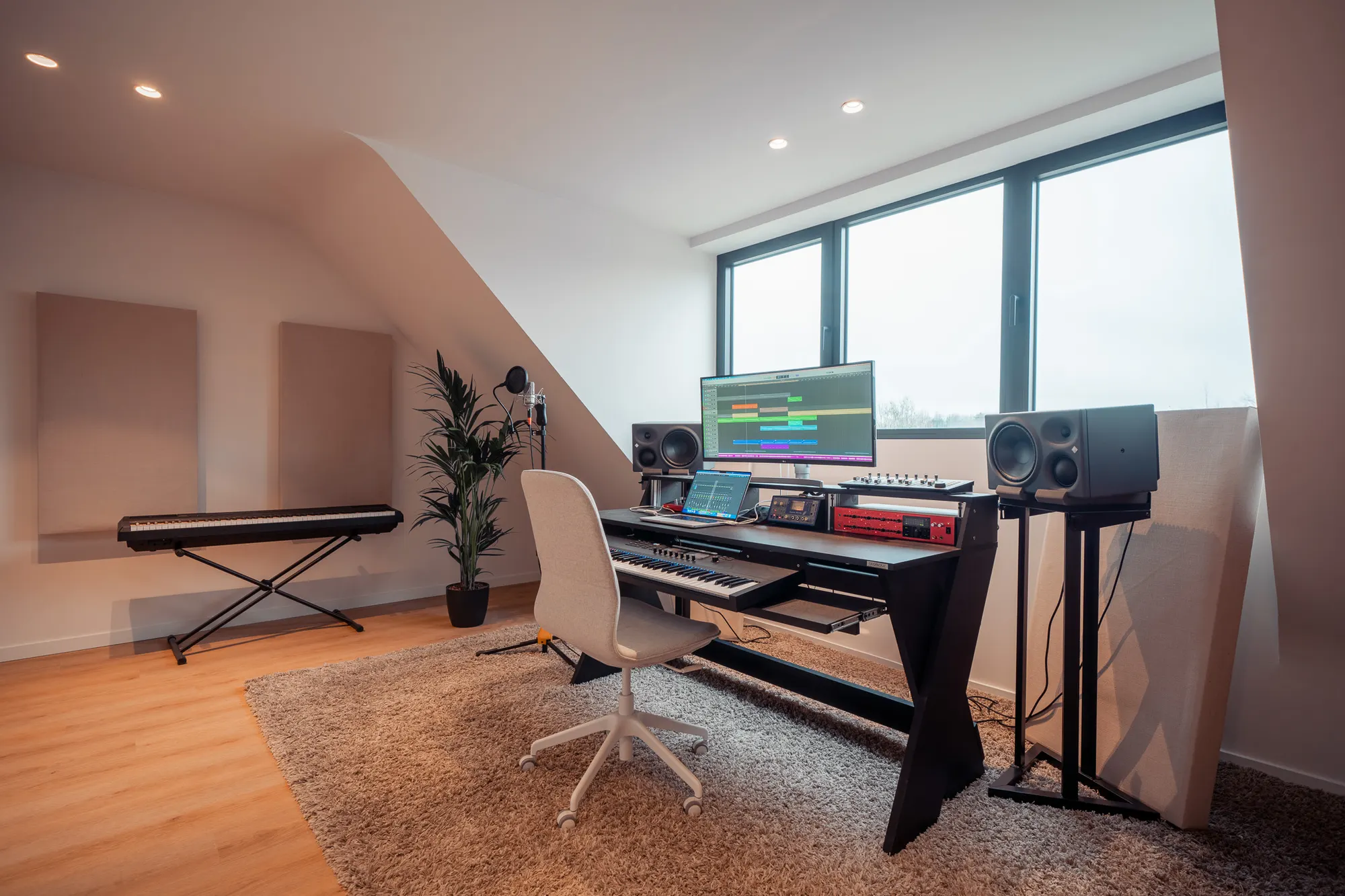 Opnameruimte van de muziekstudio met akoestische panelen